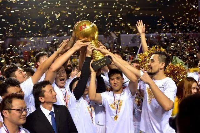 邵佳一现身U19国青队教学赛现场，备战土伦杯与U20亚洲杯